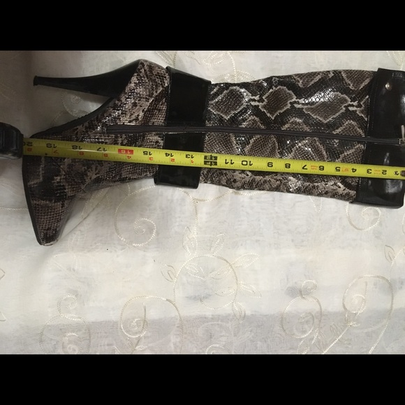 Shoes - Picture 4 of 4